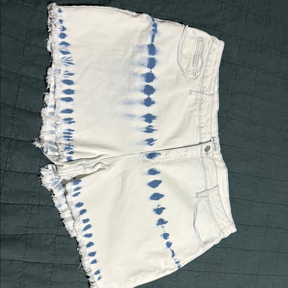 Ava & Viv White and Blue Patterned Jean Shorts